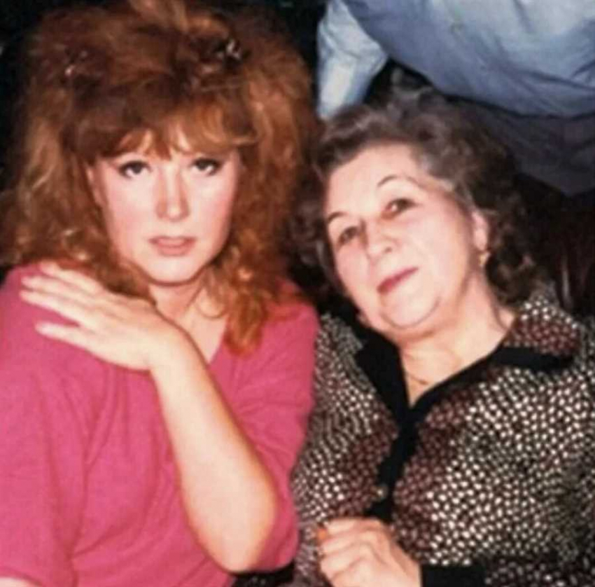 Настоящая фамилия Пугачевой Аллы Борисовны и ее национальность