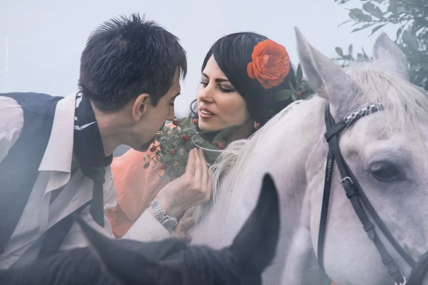 Косплееры показали Раду и Лойко из фильма «Табор уходит в небо»