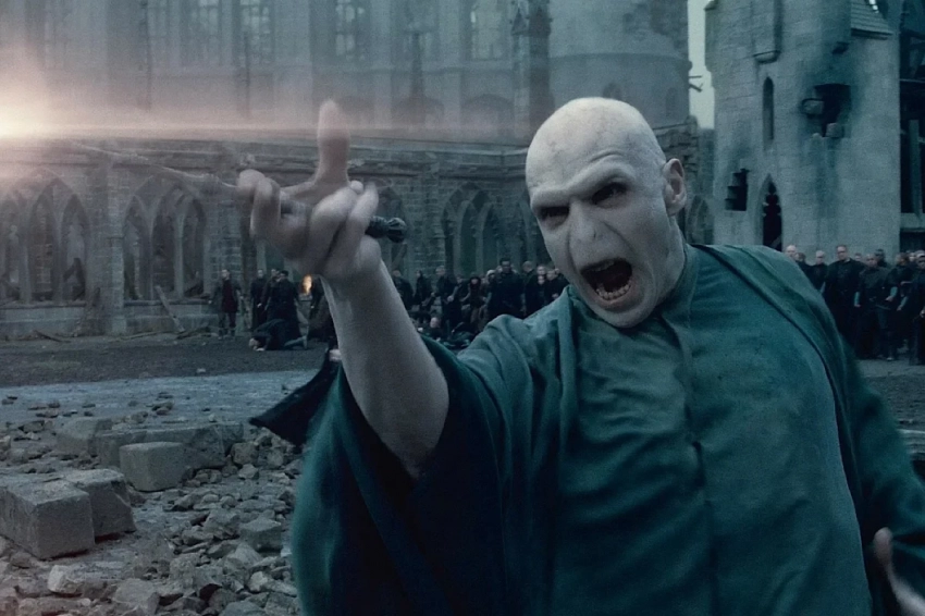 Продюсер сериала по «Гарри Поттеру» возможно раскрыла исполнителя роли Волдеморта