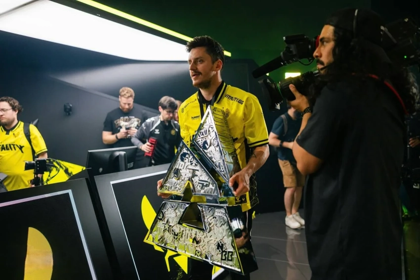 ApEX устанавливает новый рекорд в истории Counter-Strike 2: 33 трофея на счету