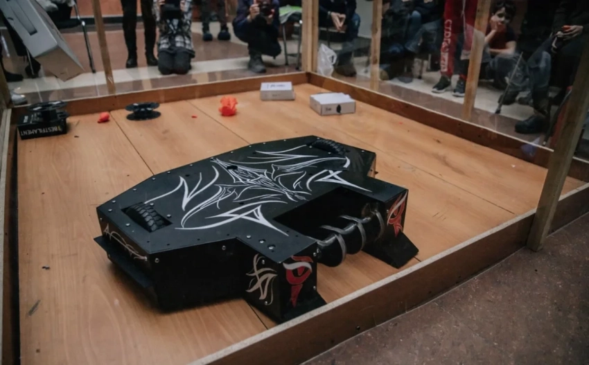 BABR MONSTER из Иркутска: робот как монстр «Бабр» с вертикальным спиннером на 8000 об/мин