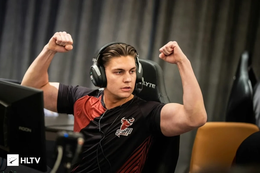 Sashi продала контракт игрока IceBerg в Counter-Strike 2 другому клубу